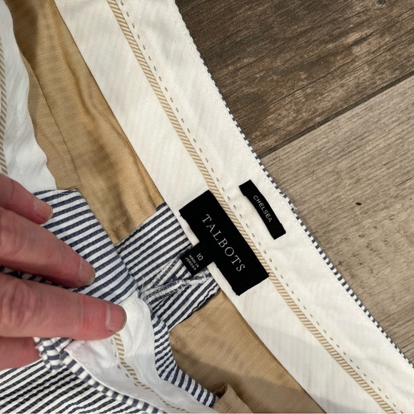 Talbots Chelsea Women's Size 10 Seersucker Crop Capri Pants Blue & White Striped - Picture 4 of 10